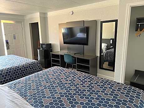 King Room with Two King Beds - Non-Smoking