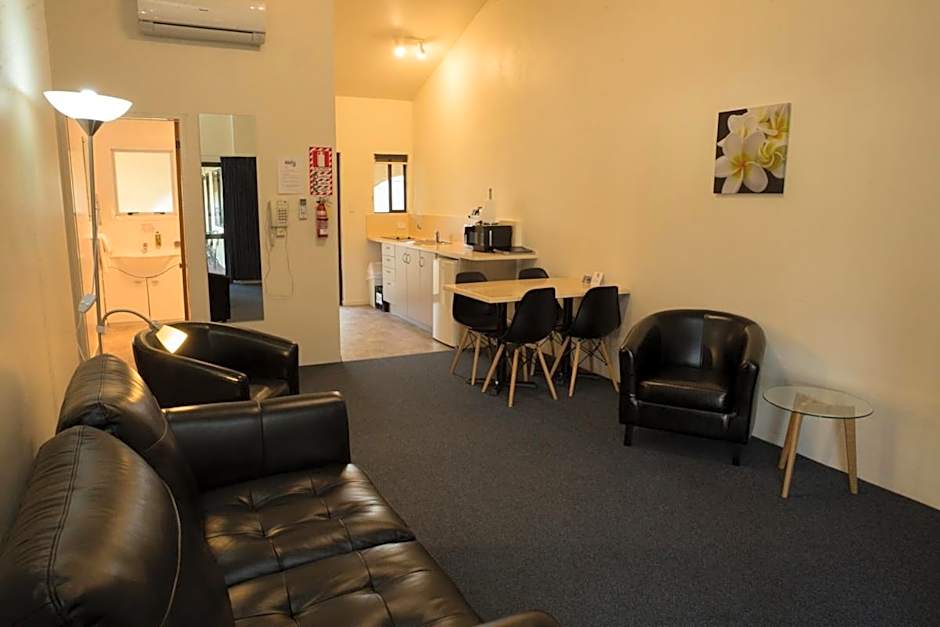 Captains Quarters Motor Inn