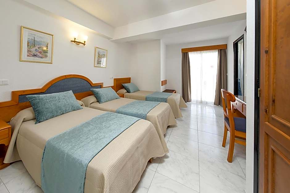 Photo 1 of 3 of Triple Room