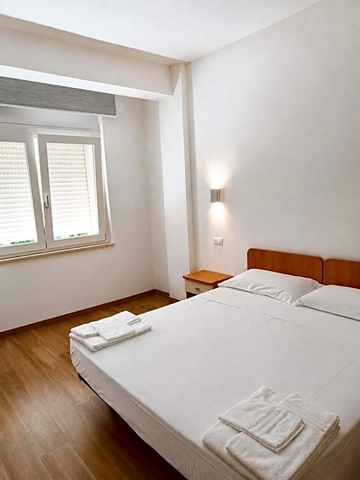 Hotel Alb's
