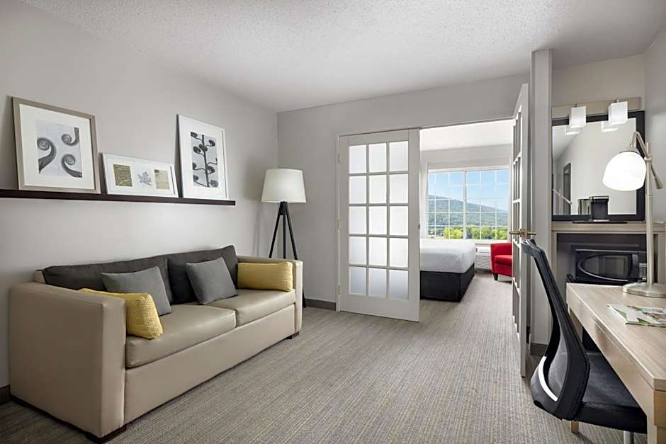 Country Inn & Suites by Radisson, Big Flats (Elmira), NY