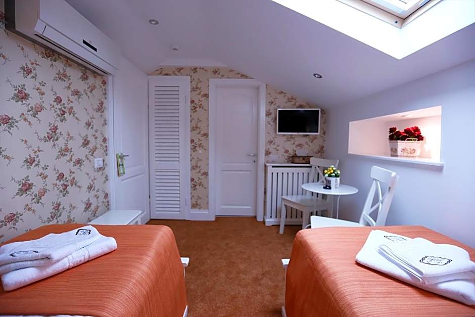 Hotel Les Jardins Carol