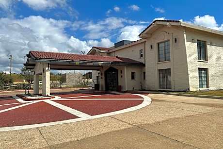 Baymont by Wyndham Nacogdoches Near University