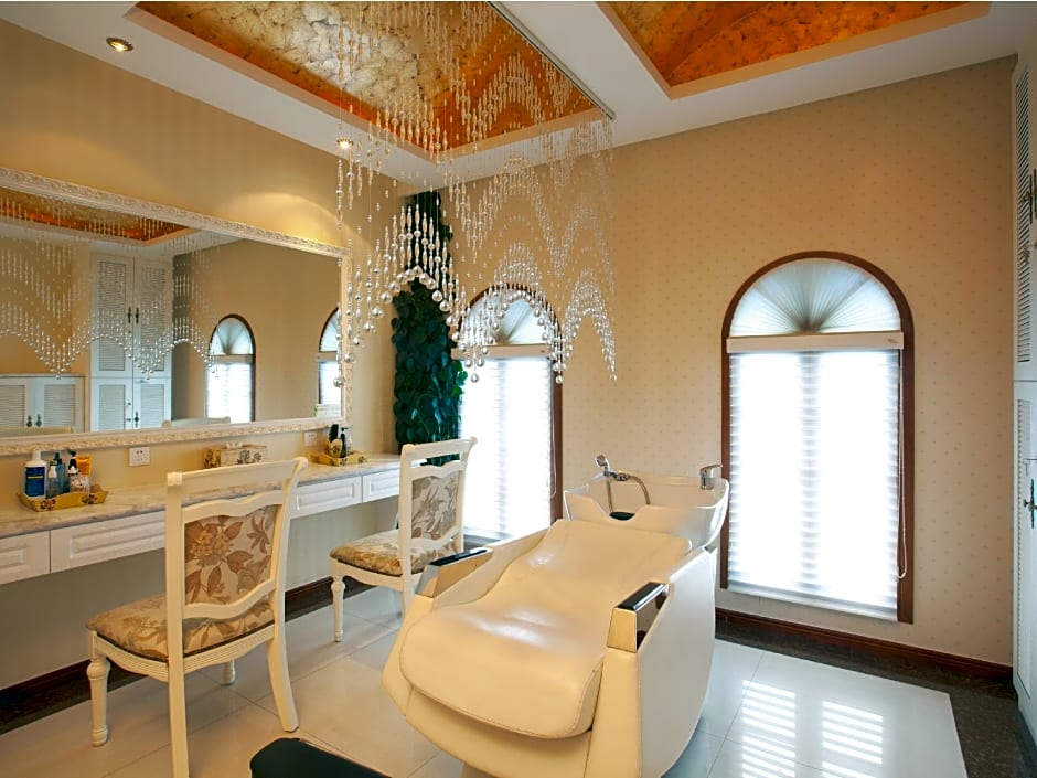 Zhongwei Green Lake Hotel Kunming