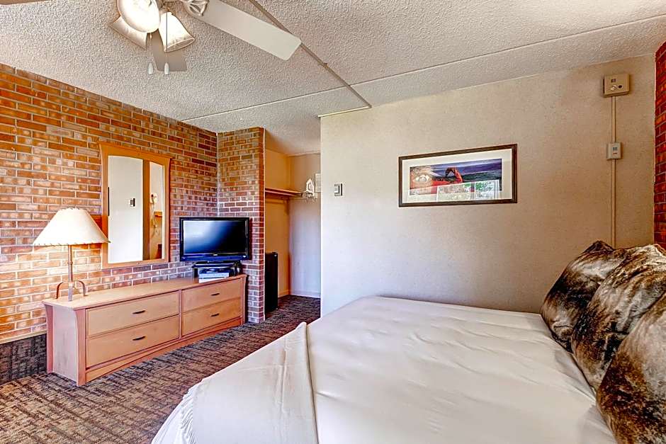 Mountain Chalet Snowmass