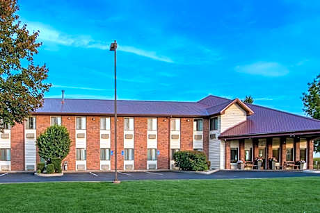 Capital O Amerihost Inn and Suites Mexico Hwy 54 MO