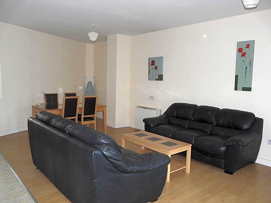 The Courtyard Apartments