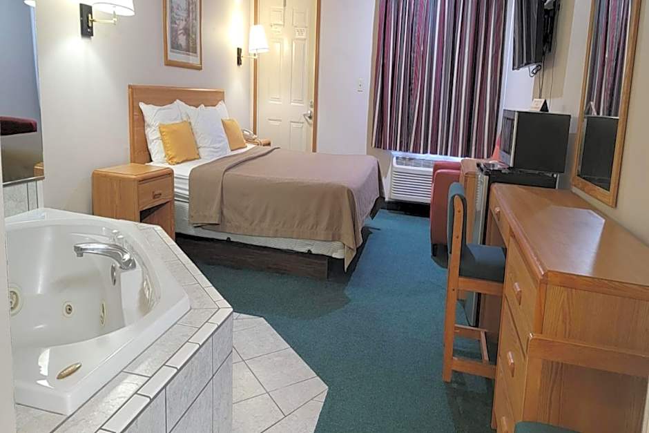 HomeTown Inn By OYO Texhoma, OK