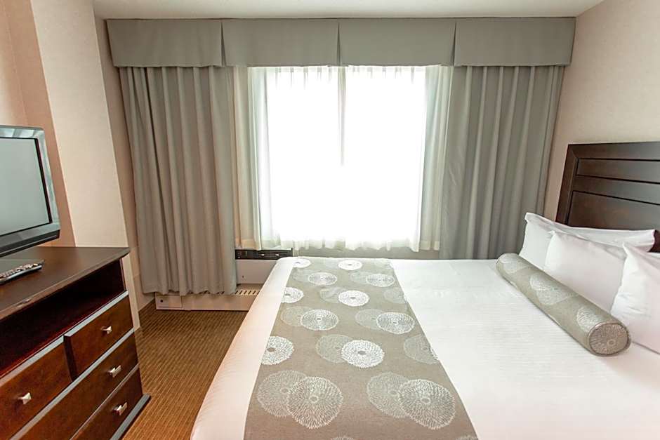 Campus Tower Suite Hotel