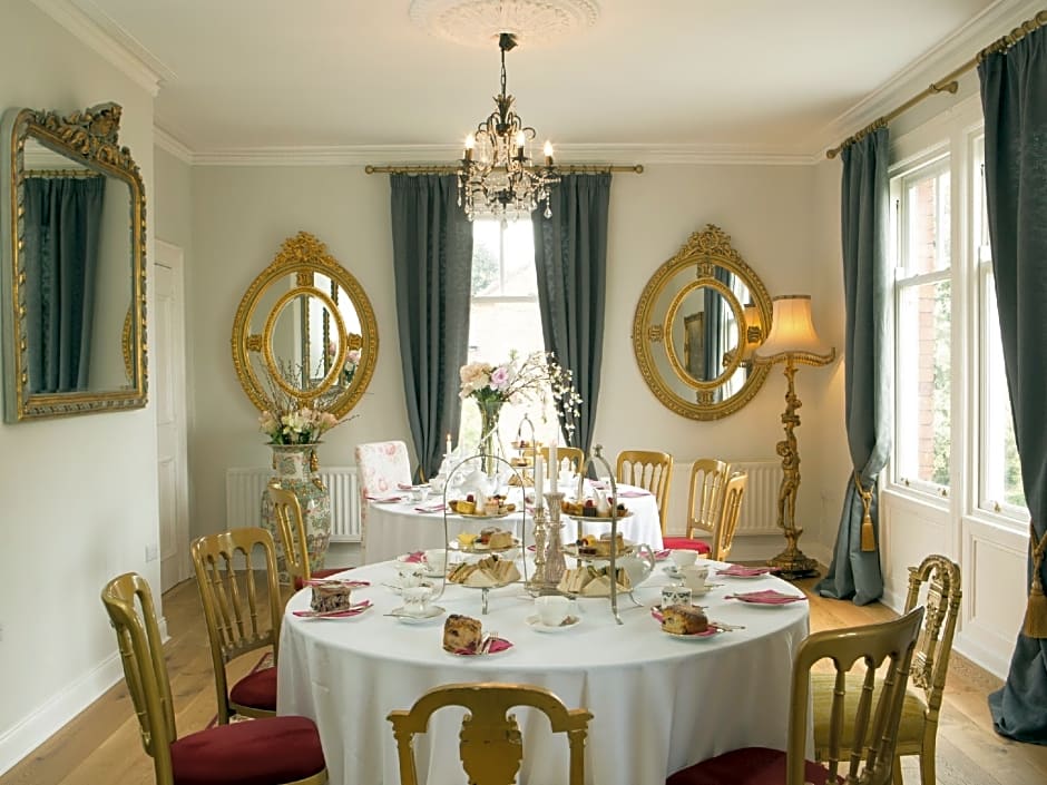 Maryville House Tearooms & Boutique B&B