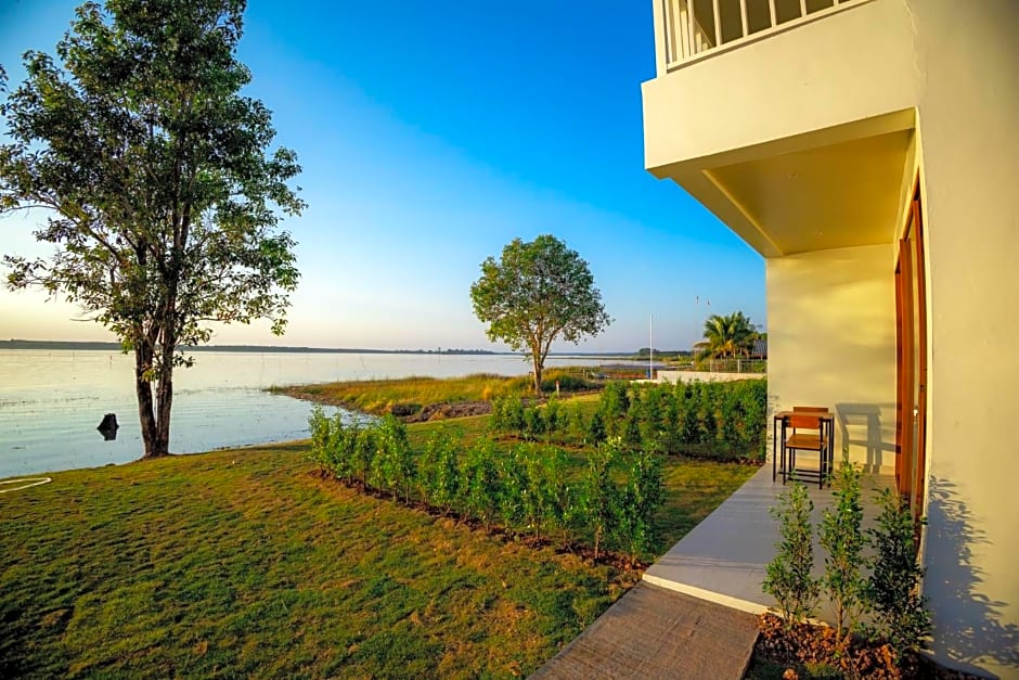 LAKE HOUSE Naka Cave