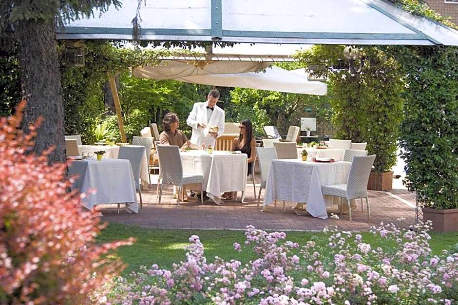 Park Hotel Ai Pini & Restaurant Ai Pini