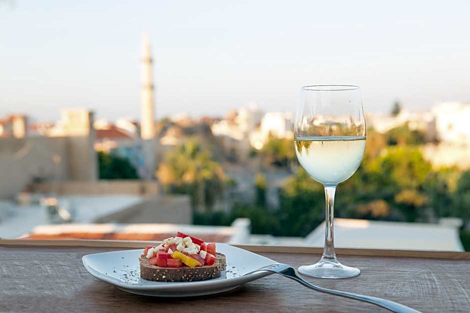 Cressa Suites (Adults Only)