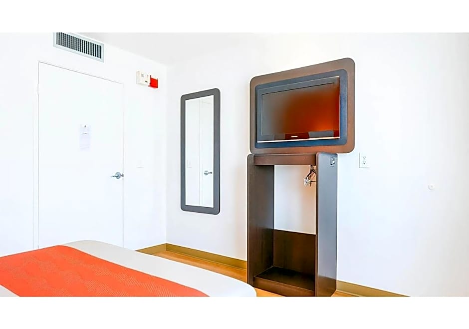 Motel 6-Carlsbad, CA Beach
