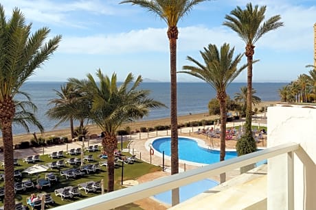 DOUBLE OR TWIN MENOR SEA VIEW 2ADULTS + 1CHILD
