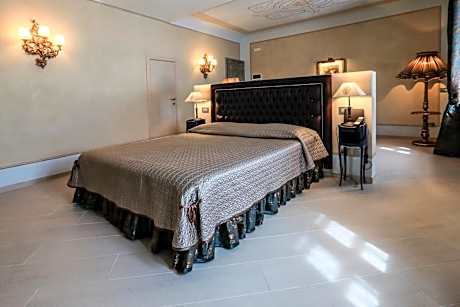 Suite with Spa Access