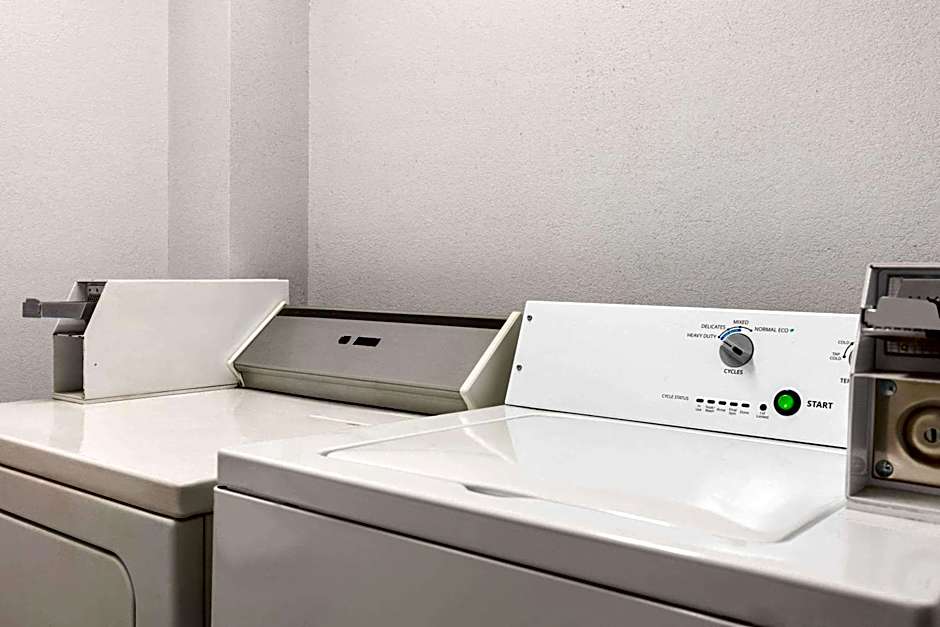 Microtel Inn & Suites By Wyndham Lincoln