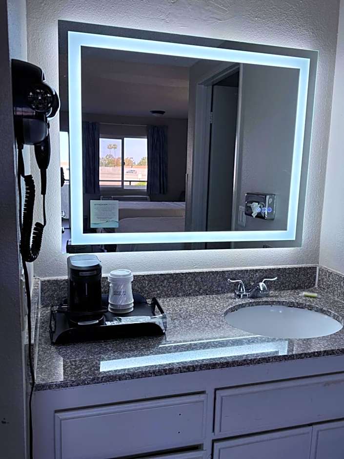Days Inn by Wyndham Ontario Airport