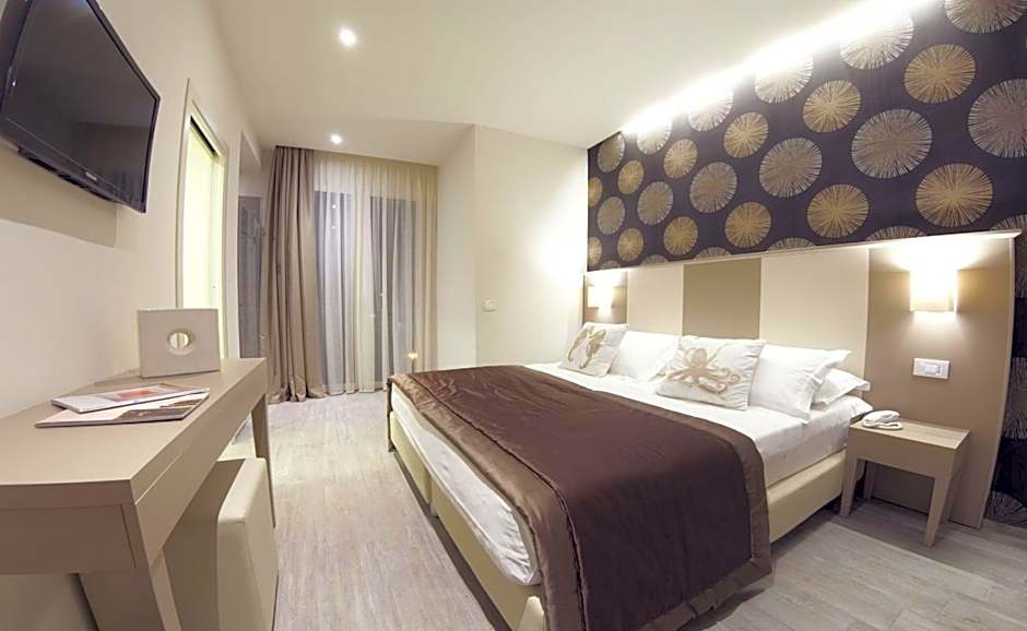 L'Hotel