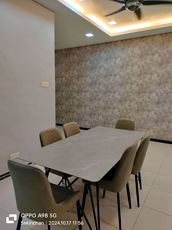 Sekinchan HighView Penthouse 15pax 5R5B 顶层公寓 看海 看稻田景