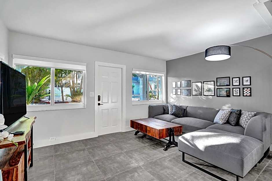 Bright Beachside Getaway