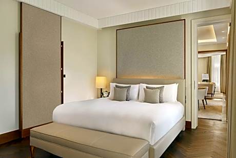 The Ritz-Carlton Albertina Suite with Club lounge access and City view