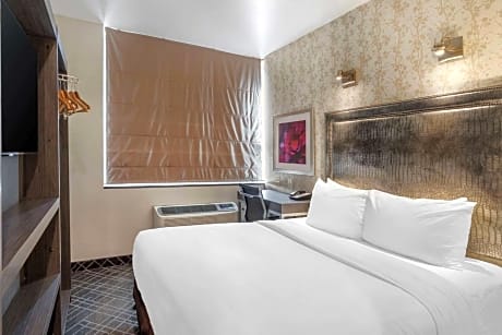 1 King Bed, Nonsmoking