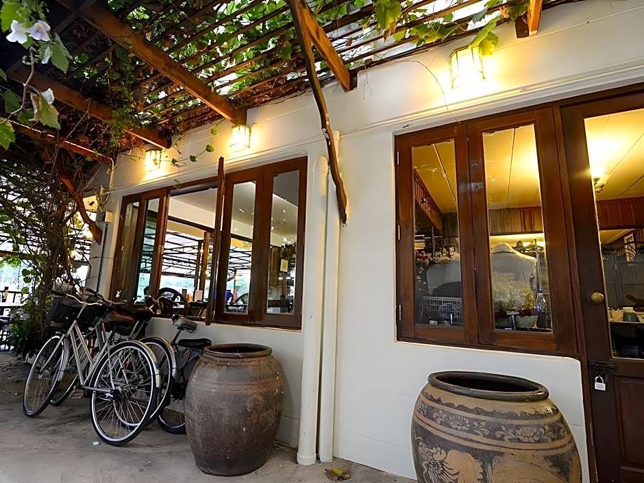 Ban U Thong Accommodations