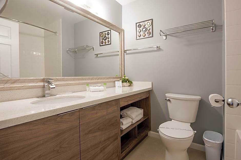 Gibsons Garden Hotel