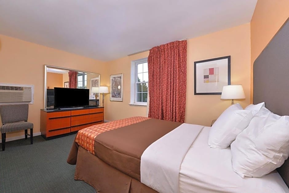 Media Inn & Suites