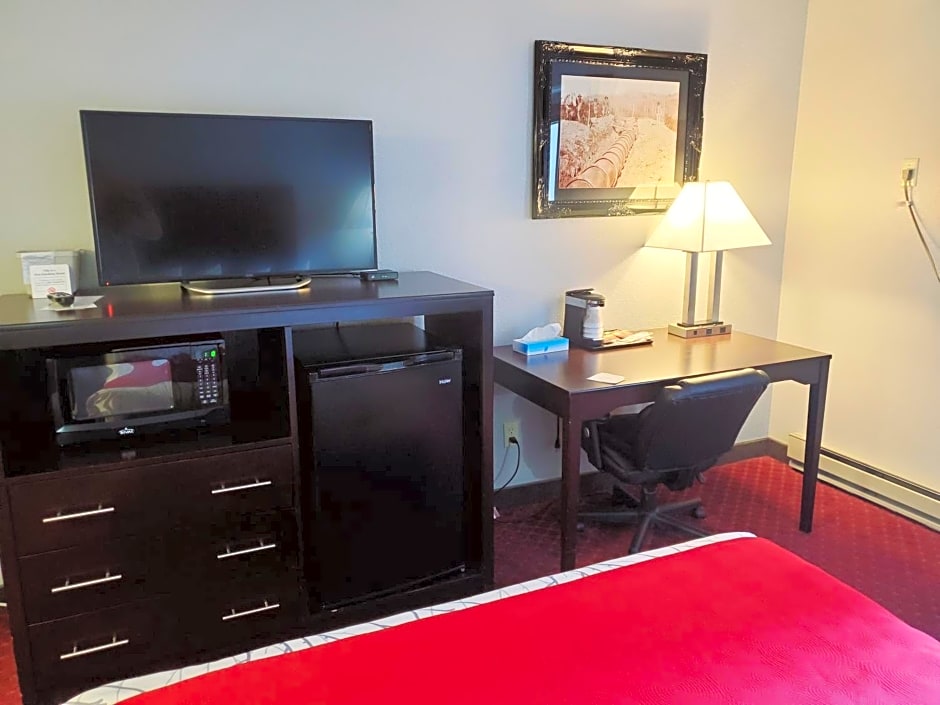 Blackstone Lodge and Suites