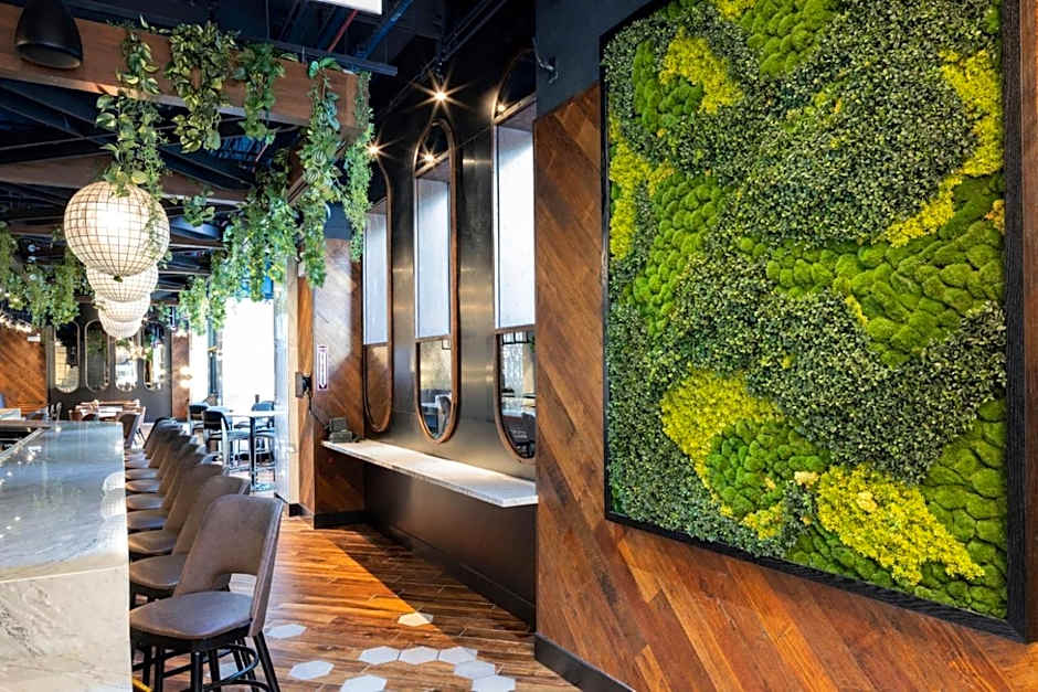 The Saint Clair Hotel - Magnificent Mile
