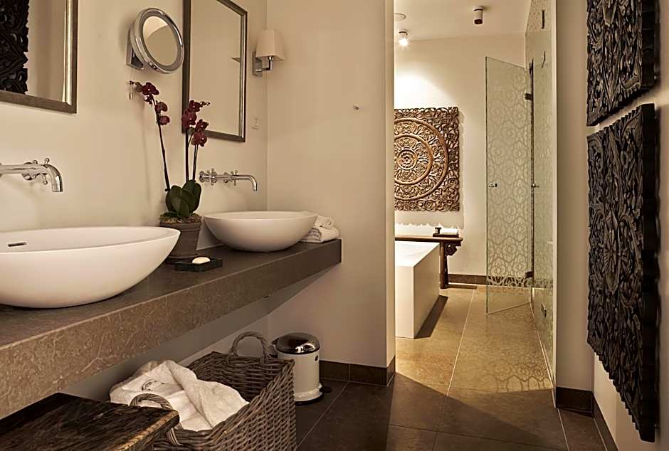 Nimb Hotel