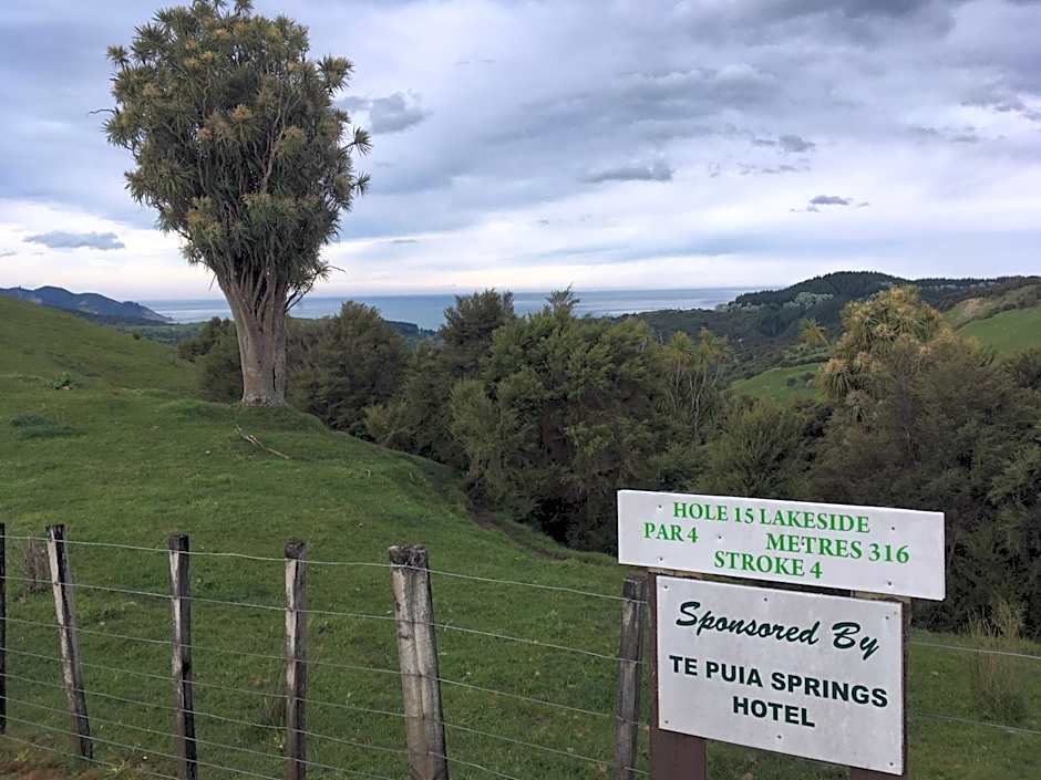 Te Puia Hot Springs Hotel