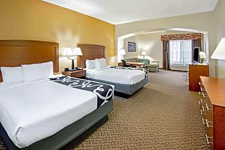 2 Queen Beds, Deluxe Suite, Non-Smoking