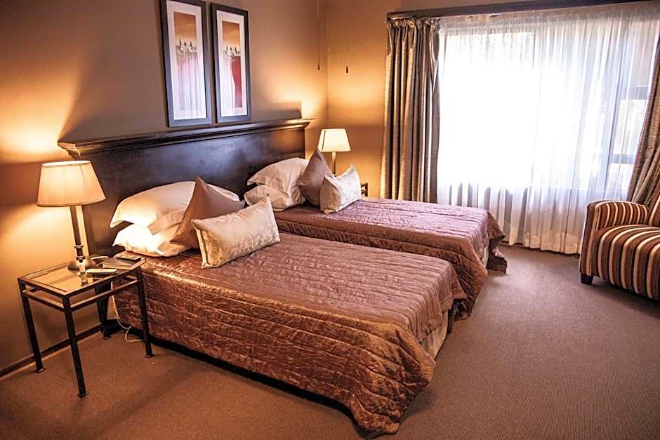 Bass Lake Country Lodge