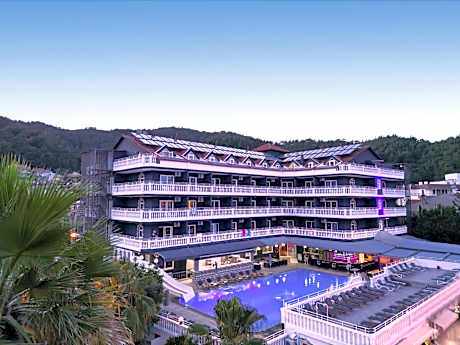 Mustis Royal Plaza Hotel