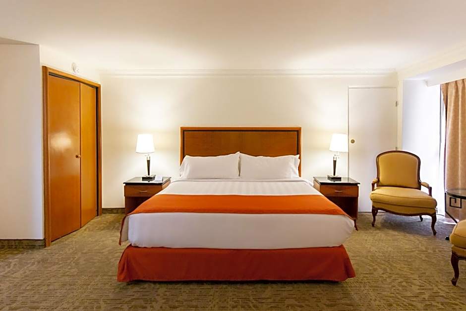 HS HOTSSON Hotel Tampico