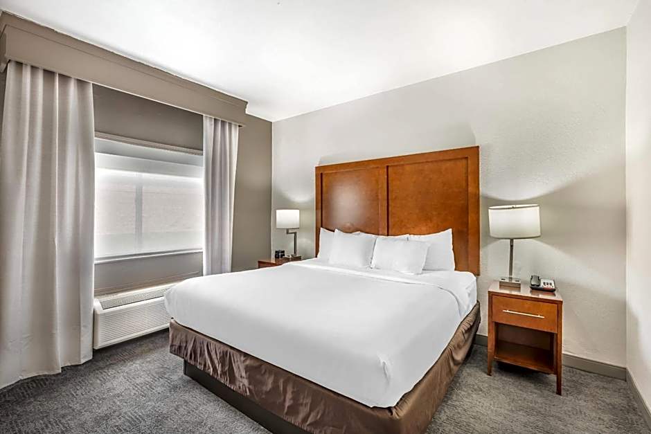 Comfort Suites Omaha Northwest