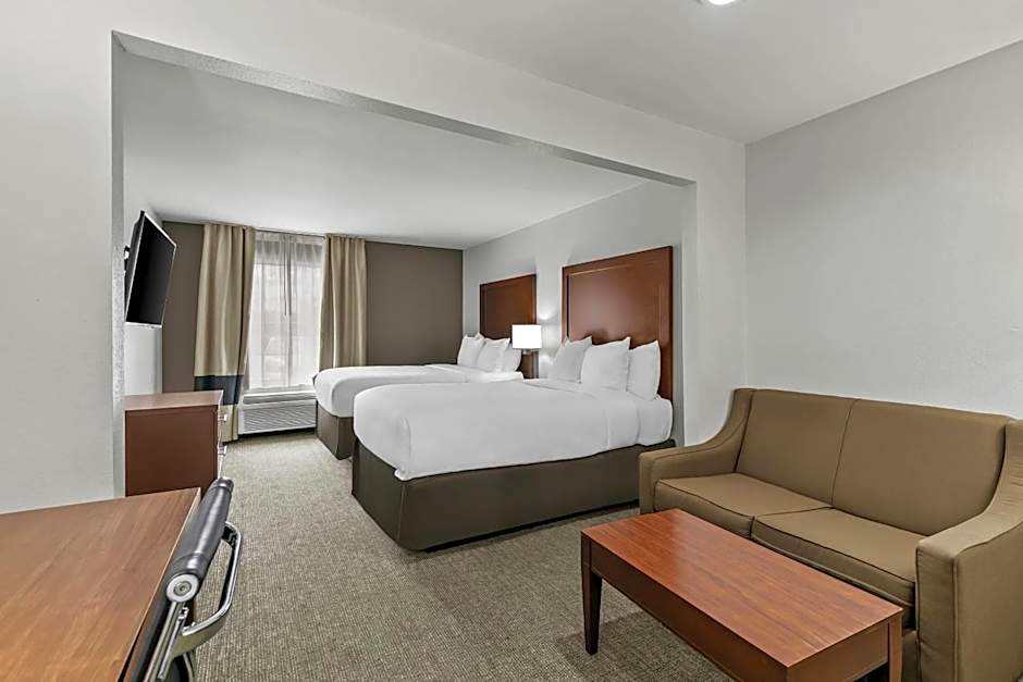 Comfort Inn & Suites Greenwood near University