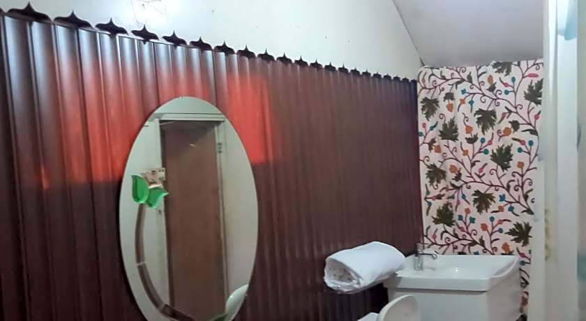 Houseboat Switzerland