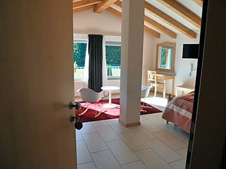 Suite with Mountain View
