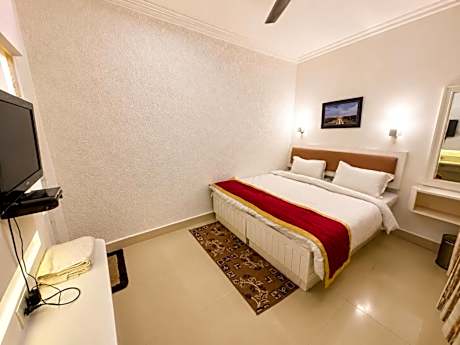 Semi Deluxe Double or Twin Room