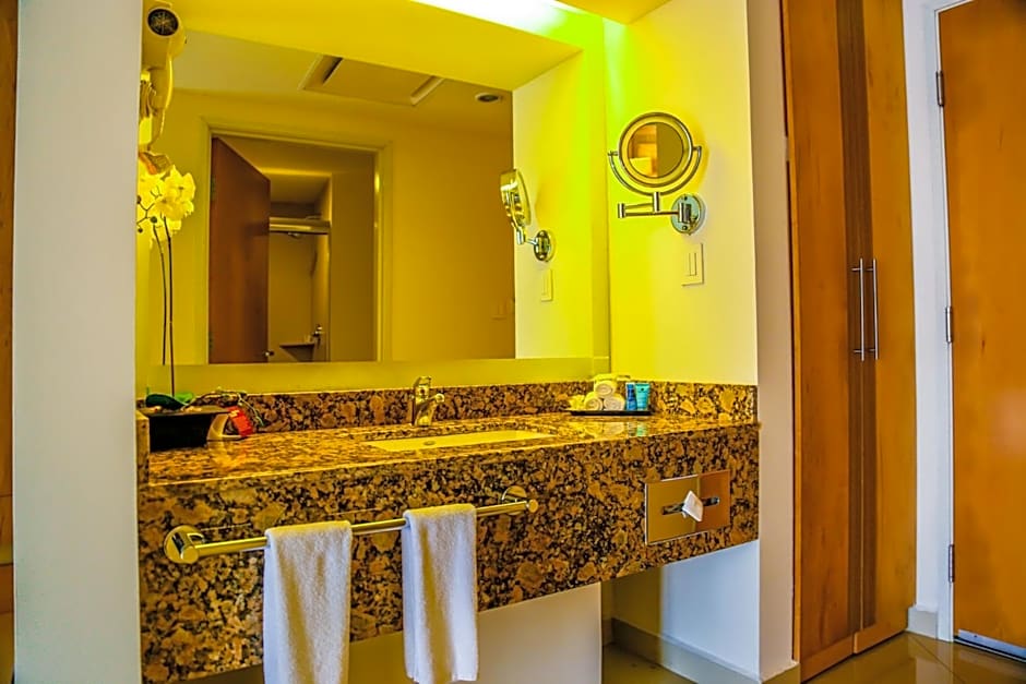 Holiday Inn Tuxpan - Convention Center By IHG