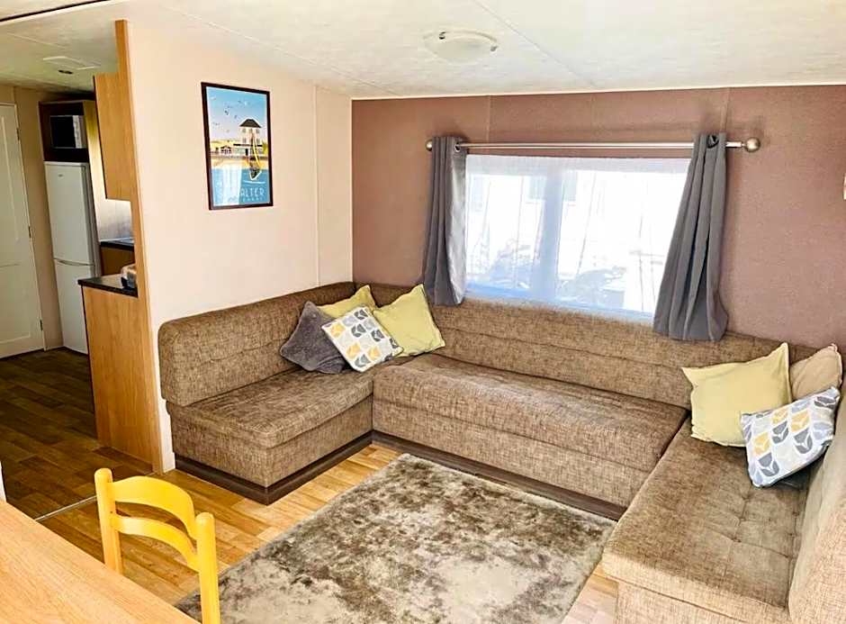 4 Bedroom Holiday Home in Seasalter Whitstable