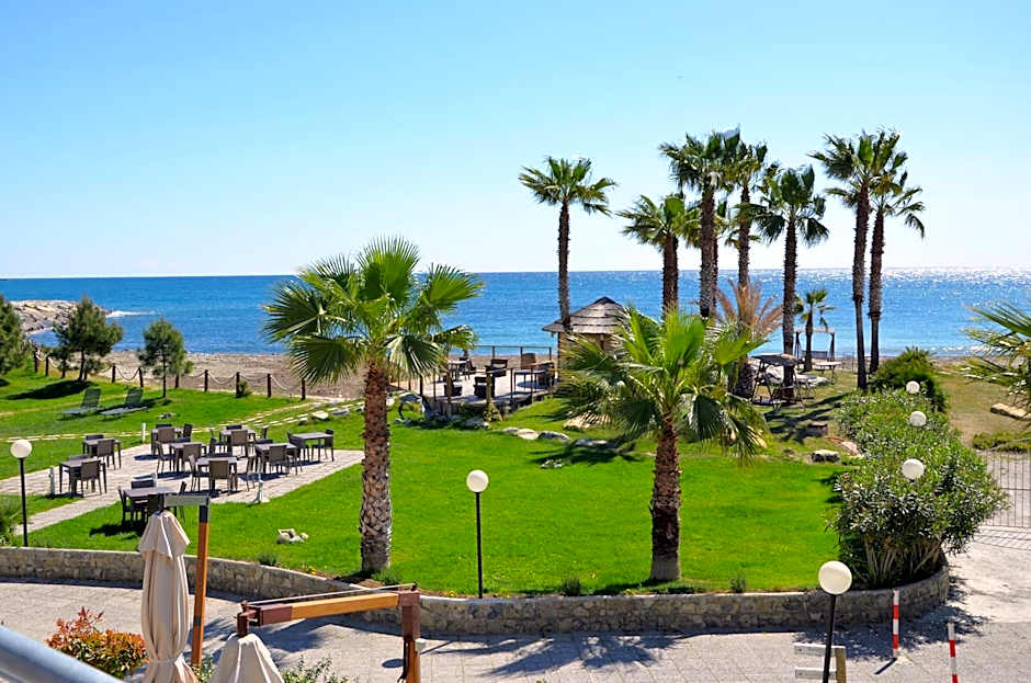 Aregai Marina Hotel & Residence