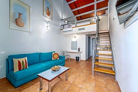 Classic Maisonette with Side Sea View