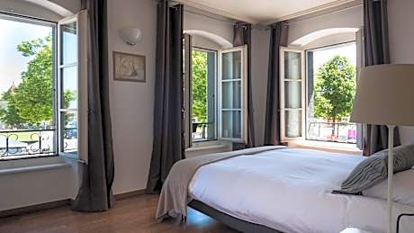 Double Room with View