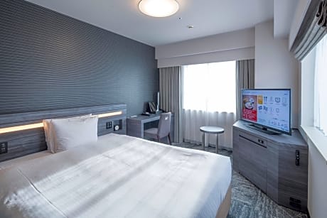 Corner Double Room (1 Adult) - Smoking