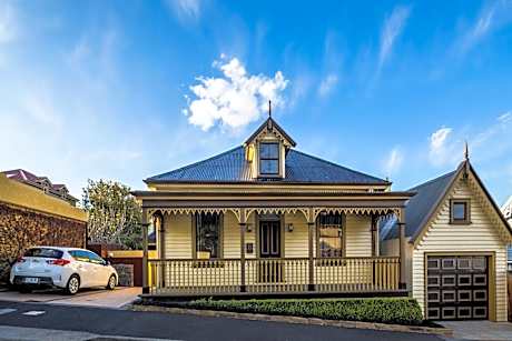 Corinda Contemporary